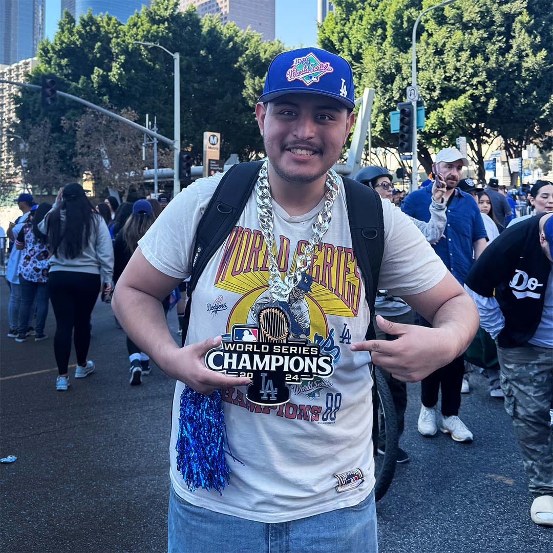 TrophySmack 2024 World Series LA Dodgers MLB Chromatic Chain