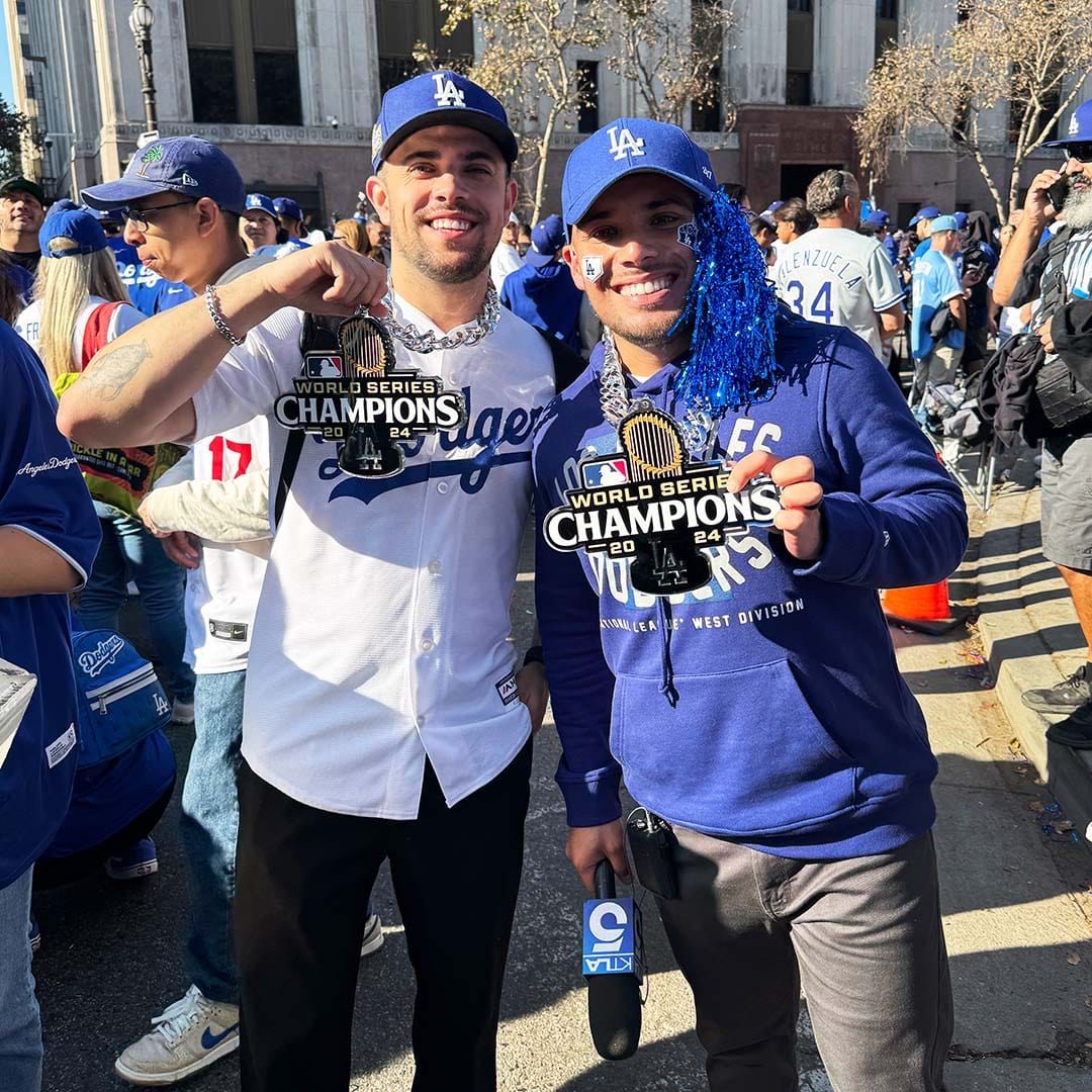 TrophySmack 2024 World Series LA Dodgers MLB Chromatic Chain