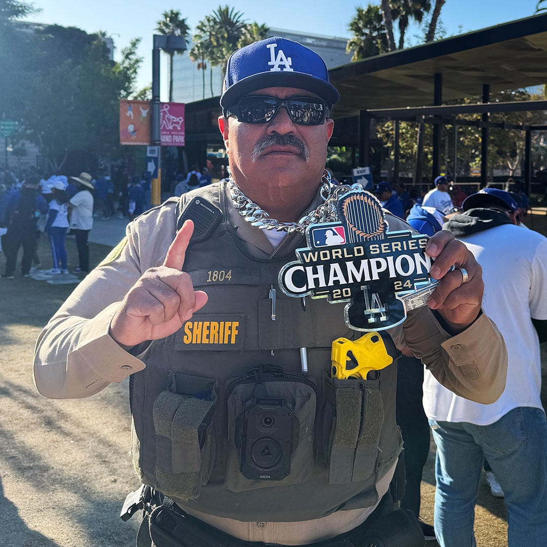 TrophySmack 2024 World Series LA Dodgers MLB Chromatic Chain