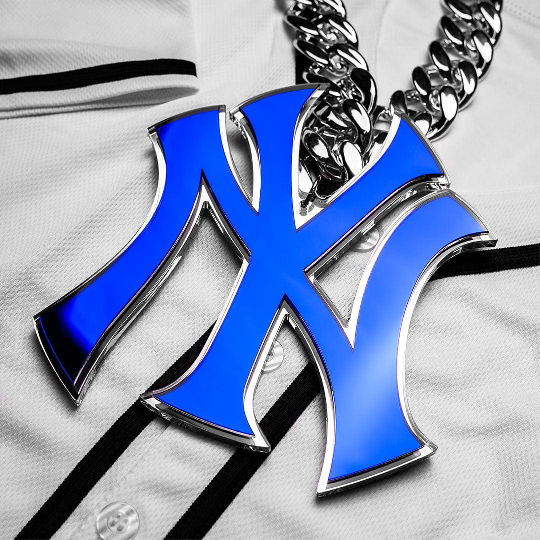 Yankees Chain Turnover Chains - TrophySmack